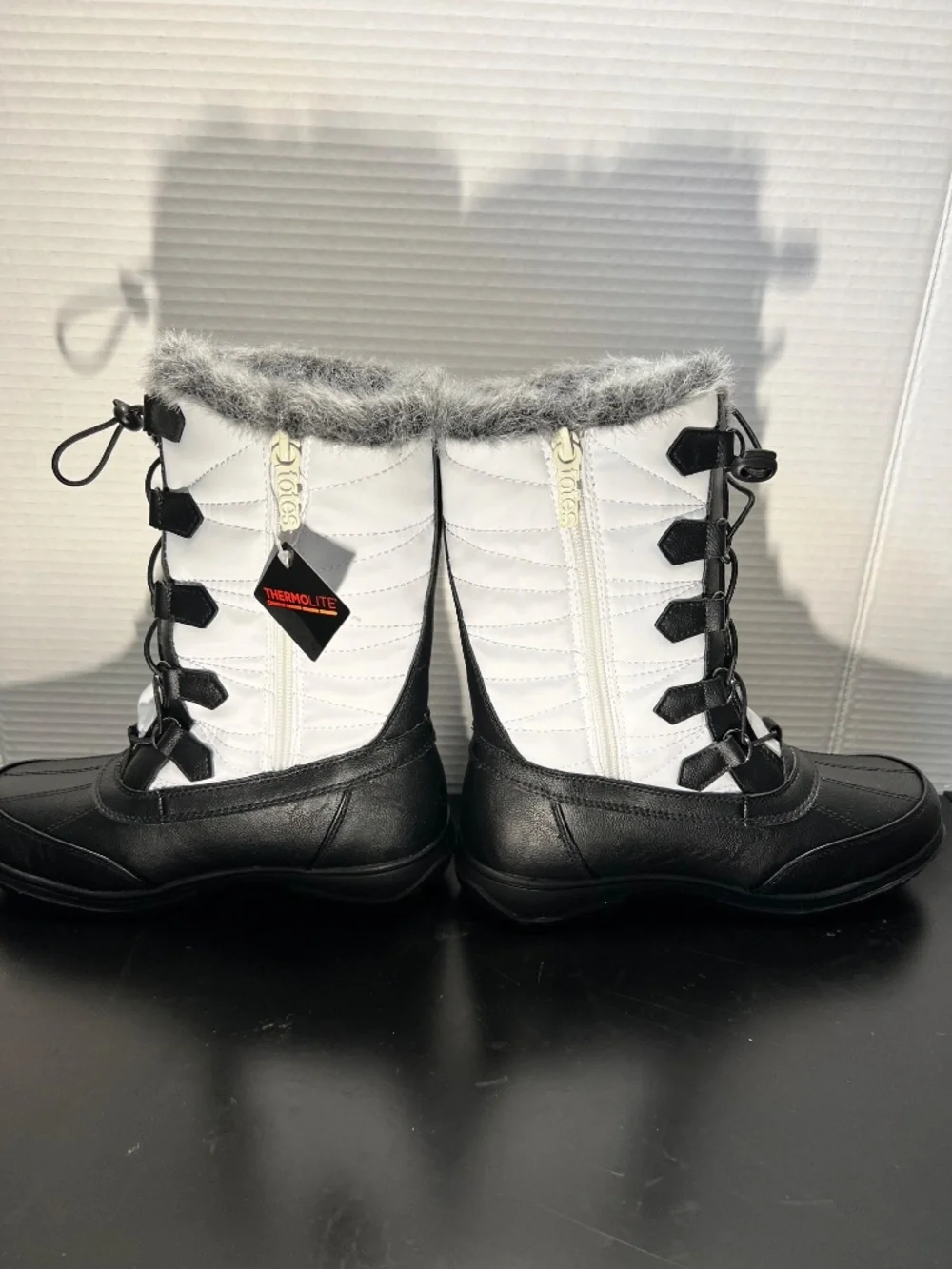 TOTES ALEXIS WOMEN'S WINTER SNOW BOOT Style: Alexis | Color: White | Size: 6M